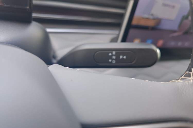 Used Dongfeng NAMMI 01 2024 330 Plus Smart+ Gear Lever