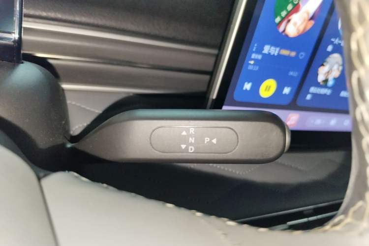 Used Dongfeng NAMMI 01 2024 New Edition 430 Plus Smart+ Gear Lever