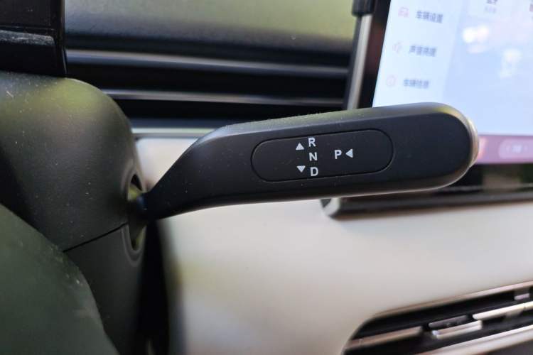Used Dongfeng NAMMI 01 2024 New Edition 330 Air Gear Lever