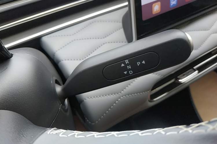 Used Dongfeng NAMMI 01 2024 New Edition 430 Plus Smart+ Gear Lever