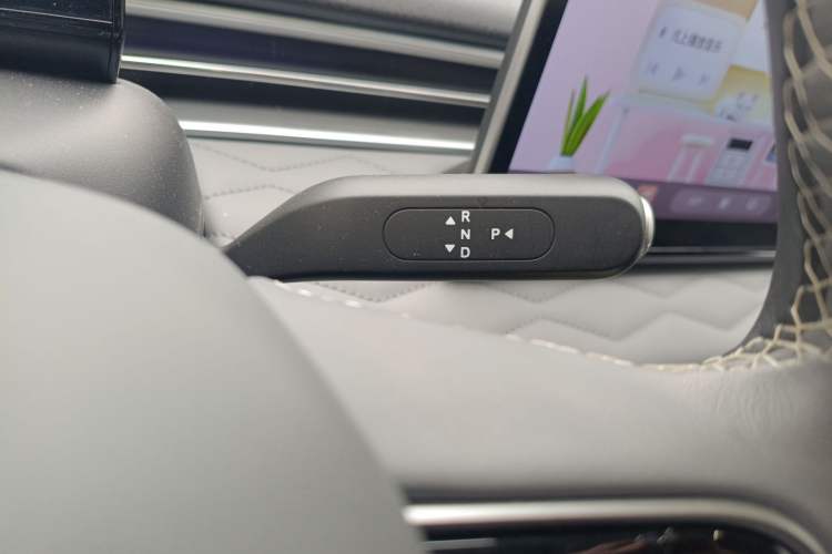 Used Dongfeng NAMMI 01 2024 New Edition 330 Plus Smart+ Gear Lever