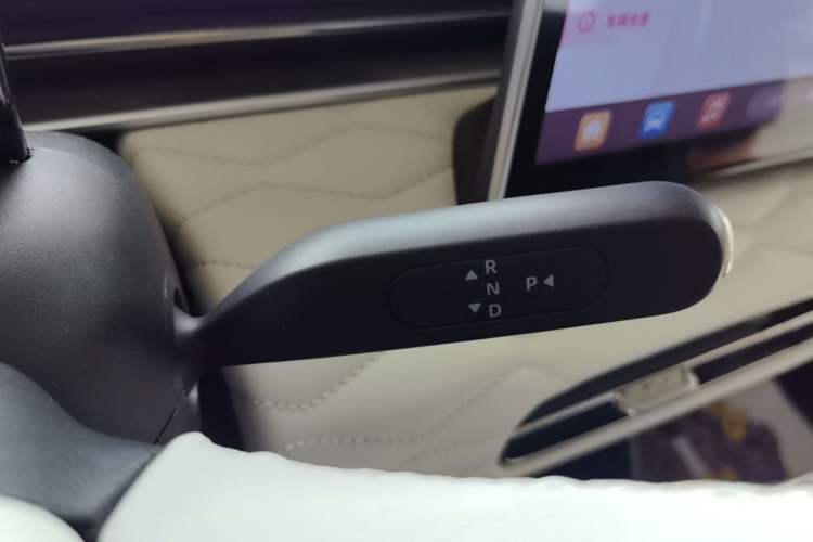 Used Dongfeng NAMMI 01 2024 New Edition 430 Plus Smart+ Gear Lever