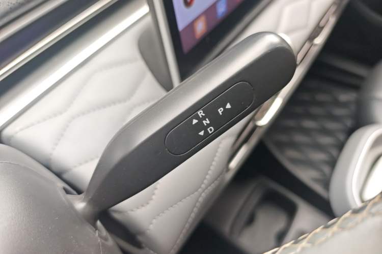 Used Dongfeng NAMMI 01 2024 New Edition 330 Plus Smart+ Gear Lever