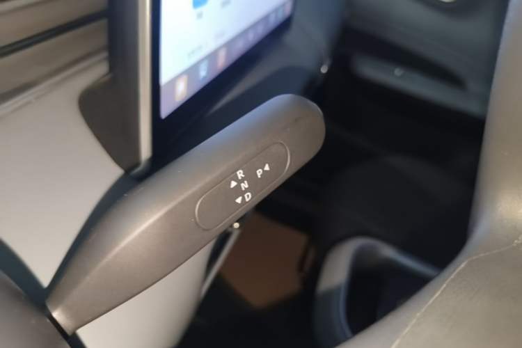 Used Dongfeng NAMMI 01 2024 New Edition 330 Air Gear Lever