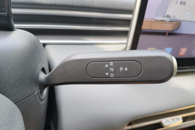 Used Dongfeng NAMMI 01 2024 New Edition 330 Air Gear Lever