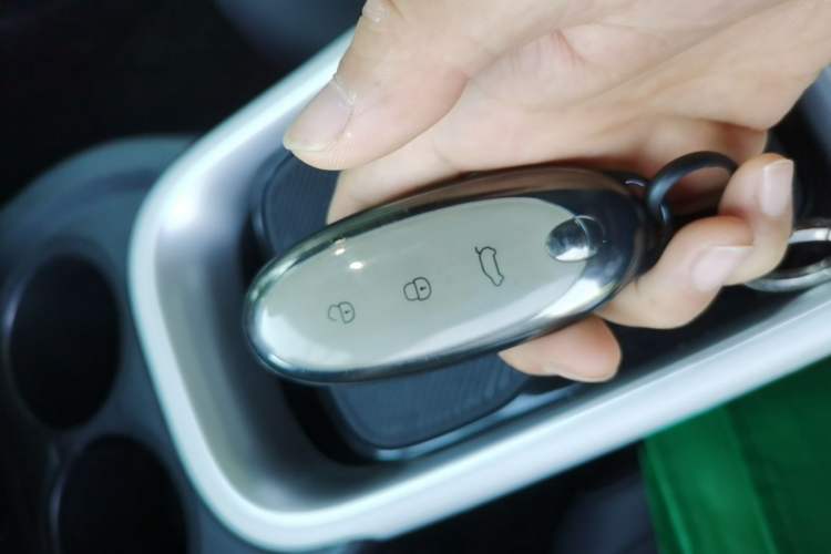 Used Dongfeng NAMMI 01 2024 New Edition 330 Air Interior 1
