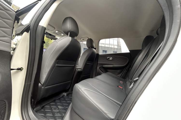 Used Dongfeng NAMMI 01 2024 New Edition 330 Plus Smart+ Interior 4