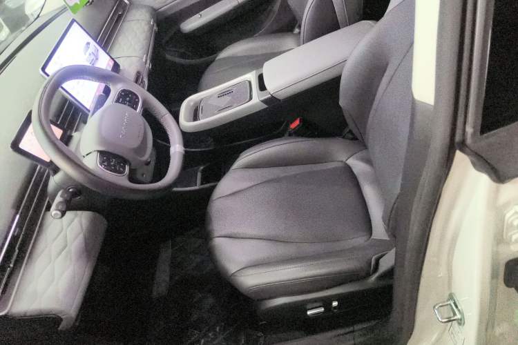 Used Dongfeng NAMMI 01 2024 Co-Creation Edition – Co-Creation WE Version Left Front Seat