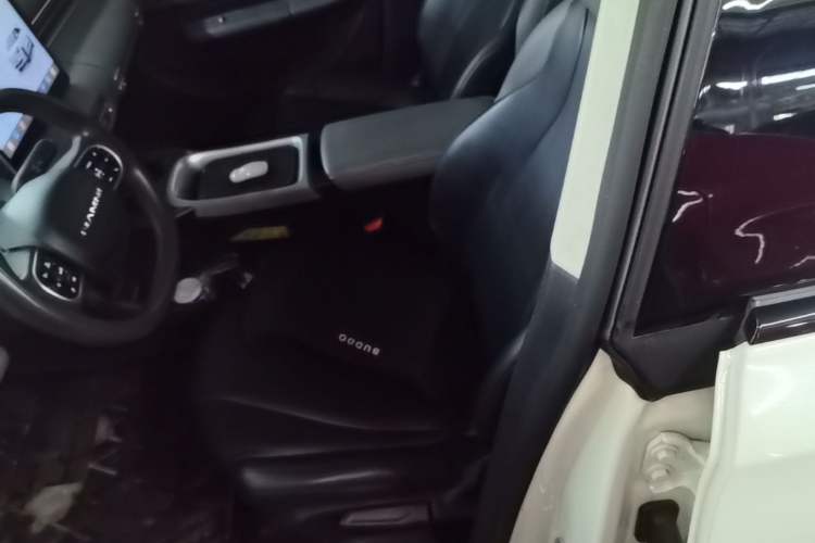 Used Dongfeng NAMMI 01 2024 New Edition 330 Air Left Front Seat