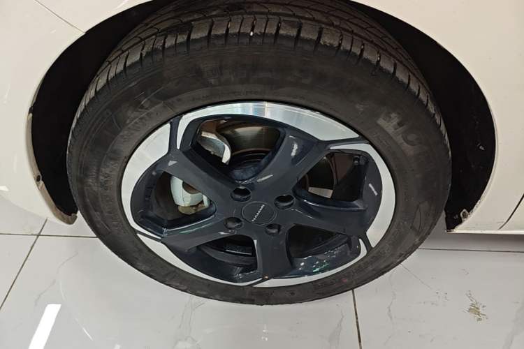 Used Dongfeng NAMMI 01 2024 New Edition 430 Plus Smart+ Left Front Wheel Hub