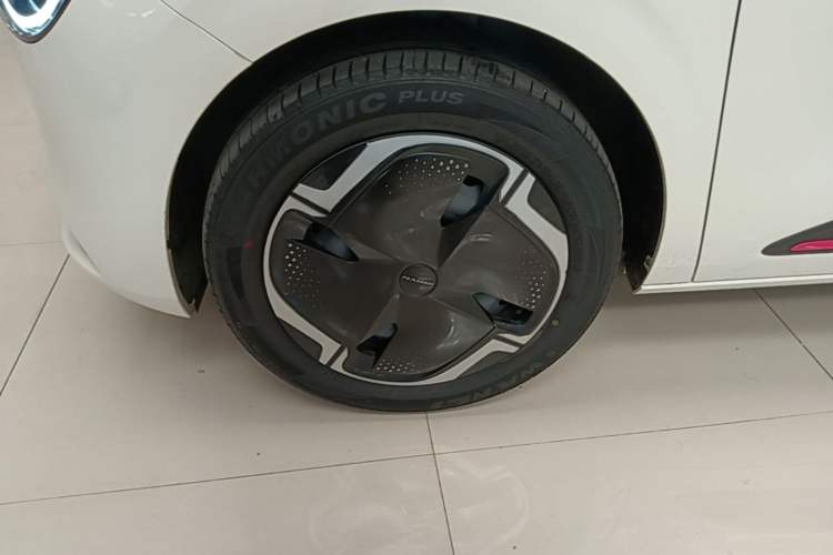 Used Dongfeng NAMMI 01 2024 New Edition 330 Plus Smart+ Left Front Wheel Hub