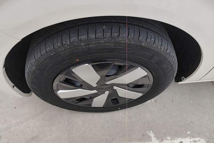 Used Dongfeng NAMMI 01 2024 New Edition 330 Air Left Front Wheel Hub