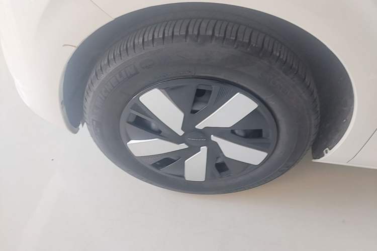 Used Dongfeng NAMMI 01 2024 New Edition 330 Air Left Front Wheel Hub