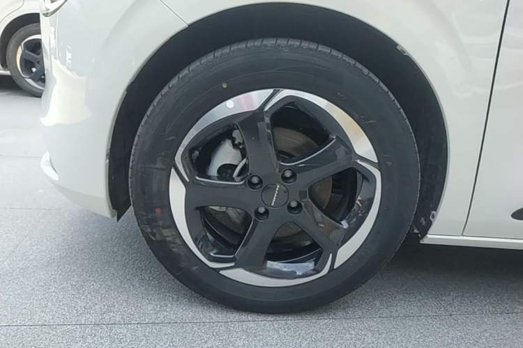 Used Dongfeng NAMMI 01 2024 New Edition 430 Plus Smart+ Left Front Wheel Hub