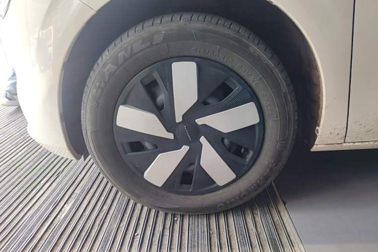 Used Dongfeng NAMMI 01 2024 New Edition 330 Air Left Front Wheel Hub