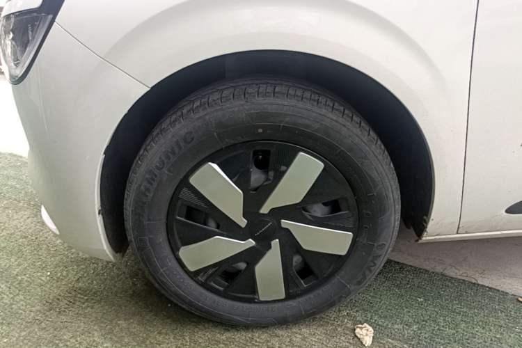 Used Dongfeng NAMMI 01 2024 New Edition 330 Air Left Front Wheel Hub