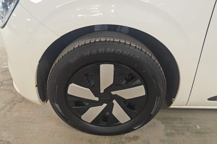 Used Dongfeng NAMMI 01 2024 New Edition 330 Air Left Front Wheel Hub
