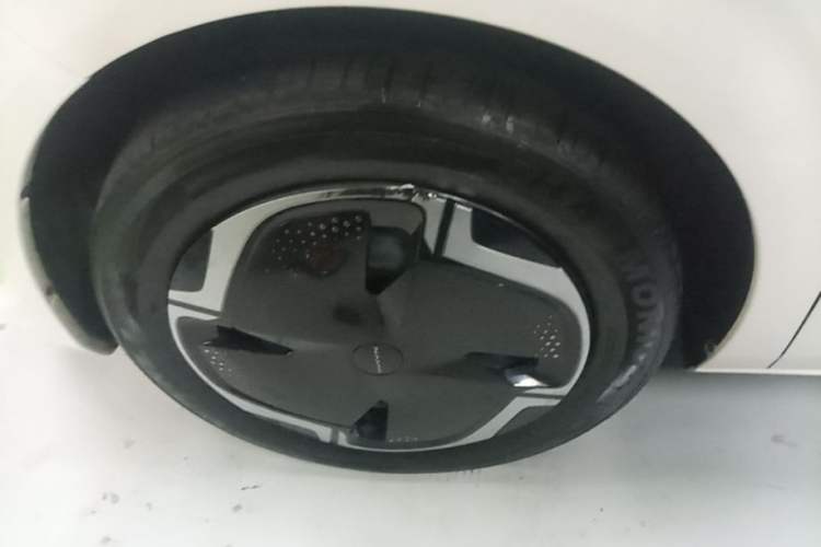 Used Dongfeng NAMMI 01 2024 New Edition 330 Plus Smart+ Left Front Wheel Hub