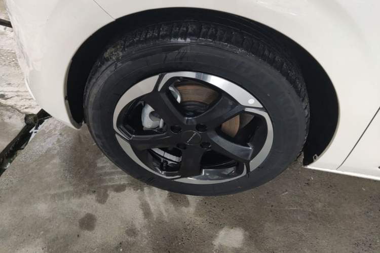 Used Dongfeng NAMMI 01 2024 New Edition 430 Plus Smart+ Left Front Wheel Hub