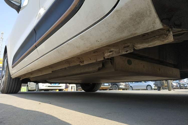 Used Dongfeng NAMMI 01 2024 New Edition 330 Air Left Side Sill