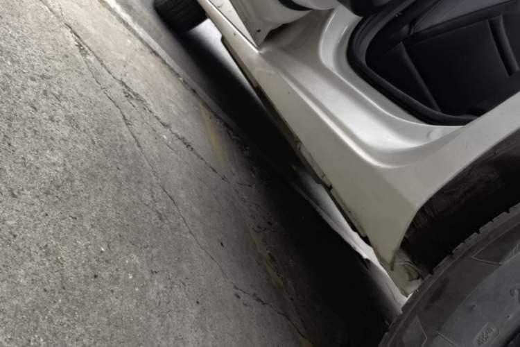 Used Dongfeng NAMMI 01 2024 New Edition 330 Air Left Side Sill