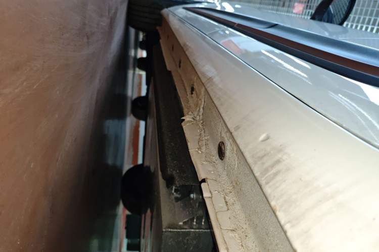 Used Dongfeng NAMMI 01 2024 New Edition 330 Air Left Side Sill