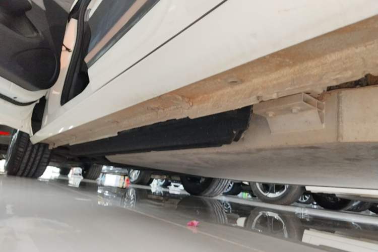 Used Dongfeng NAMMI 01 2024 New Edition 430 Plus Smart+ Left Side Sill