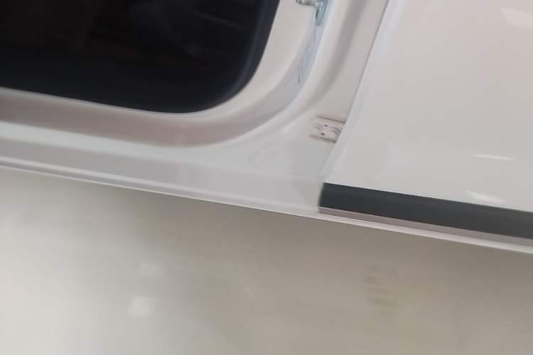 Used Dongfeng NAMMI 01 2024 New Edition 330 Air Left Side Sill