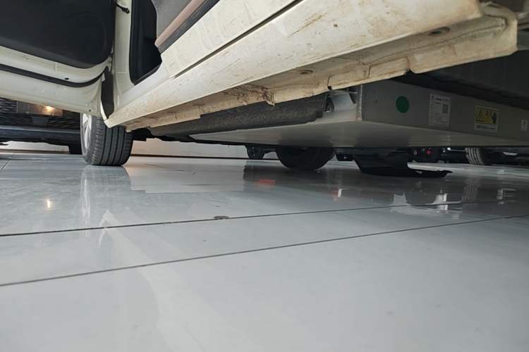 Used Dongfeng NAMMI 01 2024 New Edition 330 Air Left Side Sill