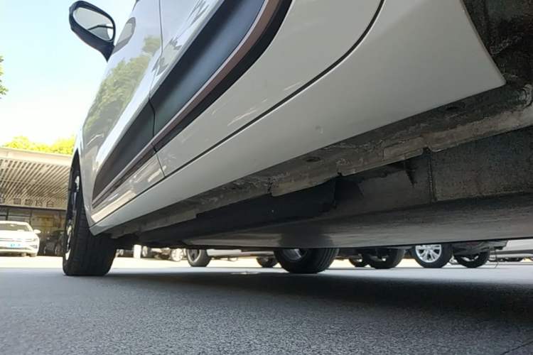 Used Dongfeng NAMMI 01 2024 New Edition 430 Plus Smart+ Left Side Sill