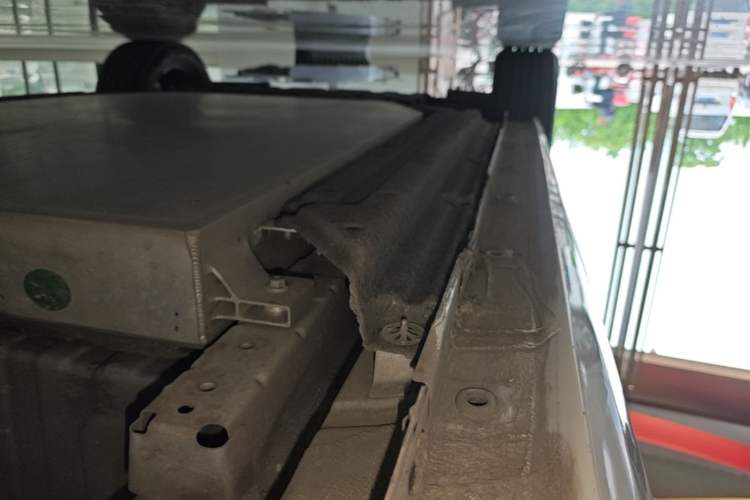 Used Dongfeng NAMMI 01 2024 New Edition 330 Air Left Side Sill