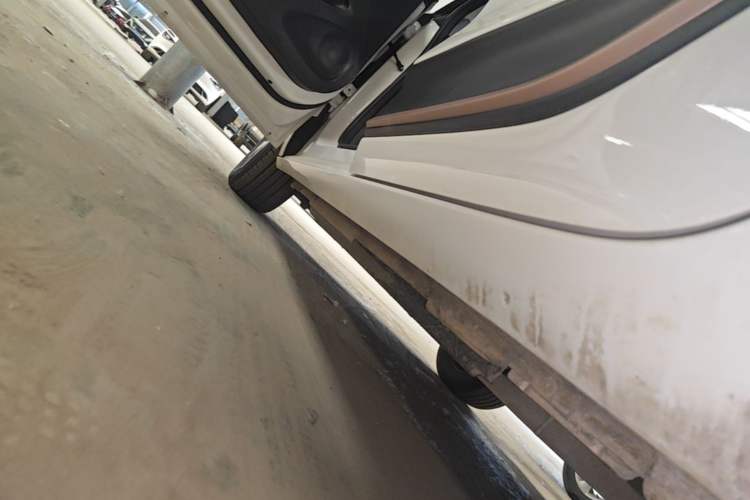 Used Dongfeng NAMMI 01 2024 New Edition 330 Air Left Side Sill