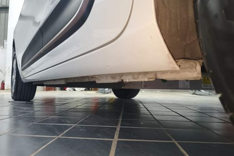 Used Dongfeng NAMMI 01 2024 New Edition 330 Air Left Side Sill
