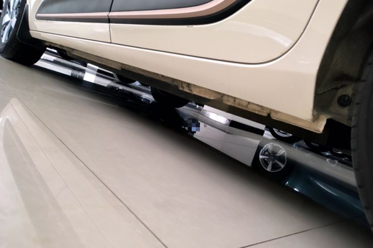 Used Dongfeng NAMMI 01 2024 New Edition 330 Air Left Side Sill