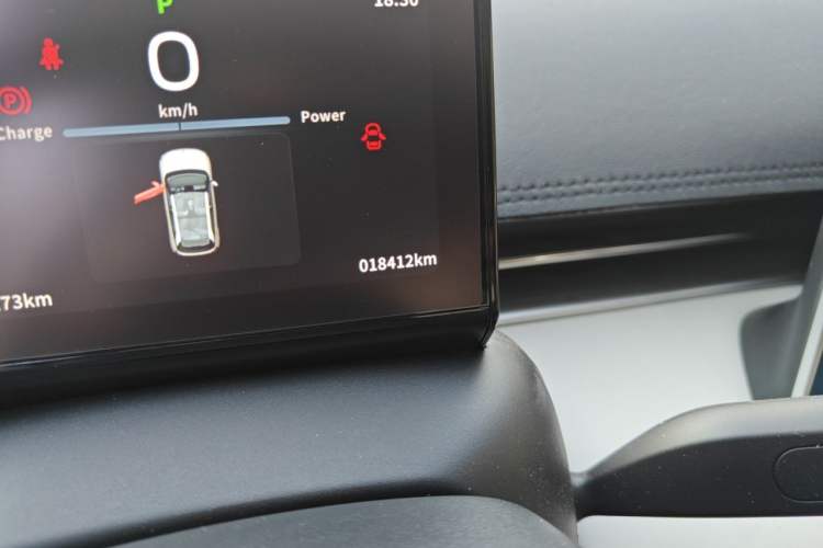 Used Dongfeng NAMMI 01 2024 New Edition 330 Air Odometer Close Up