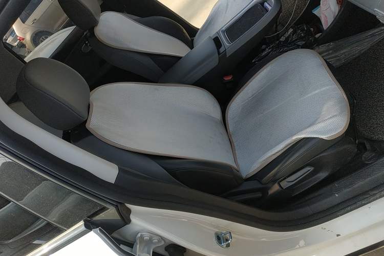 Used Dongfeng NAMMI 01 2024 New Edition 330 Air Right Front Seat