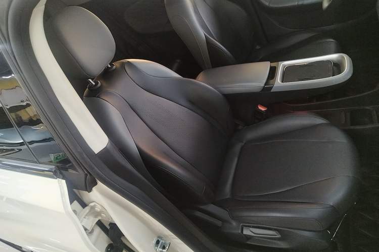 Used Dongfeng NAMMI 01 2024 430 Plus Smart+ Right Front Seat