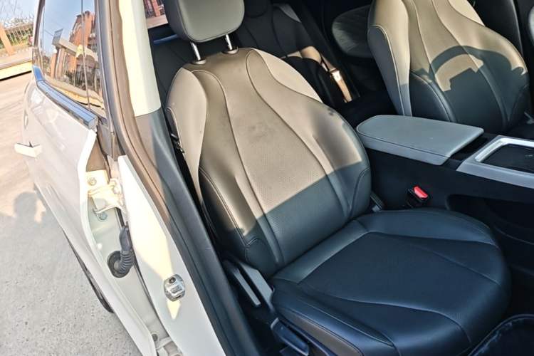 Used Dongfeng NAMMI 01 2024 New Edition 330 Plus Smart+ Right Front Seat