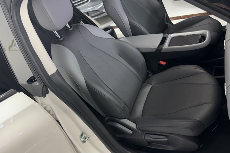 Used Dongfeng NAMMI 01 2024 New Edition 330 Air Right Front Seat