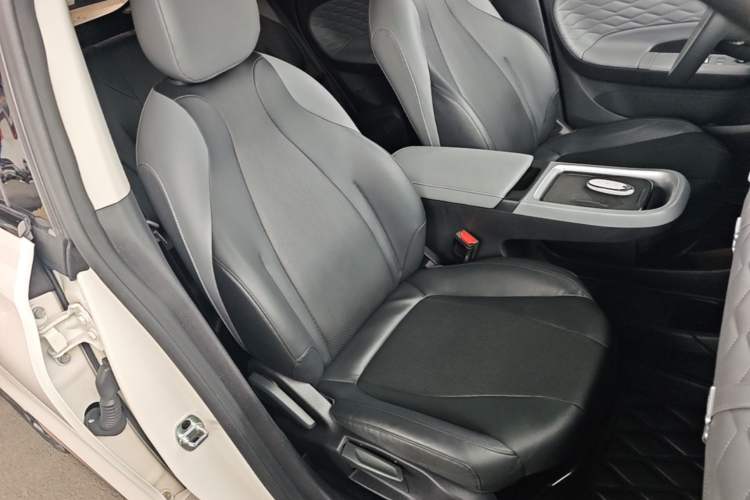 Used Dongfeng NAMMI 01 2024 330 Plus Right Front Seat