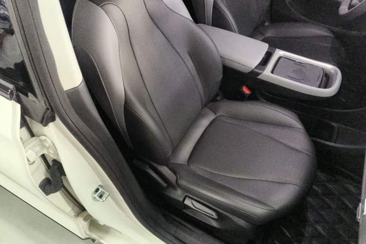 Used Dongfeng NAMMI 01 2024 Co-Creation Edition – Co-Creation WE Version Right Front Seat