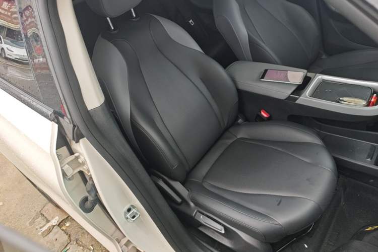 Used Dongfeng NAMMI 01 2024 New Edition 330 Air Right Front Seat