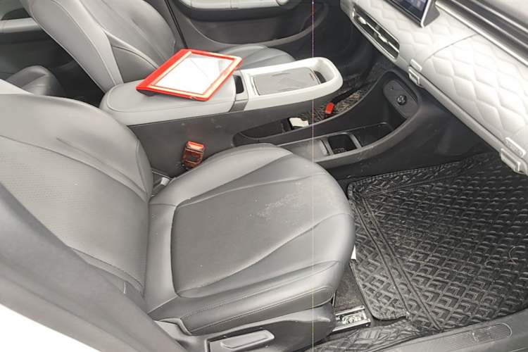 Used Dongfeng NAMMI 01 2024 Co-Creation Edition – Co-Creation WE Version Right Front Seat