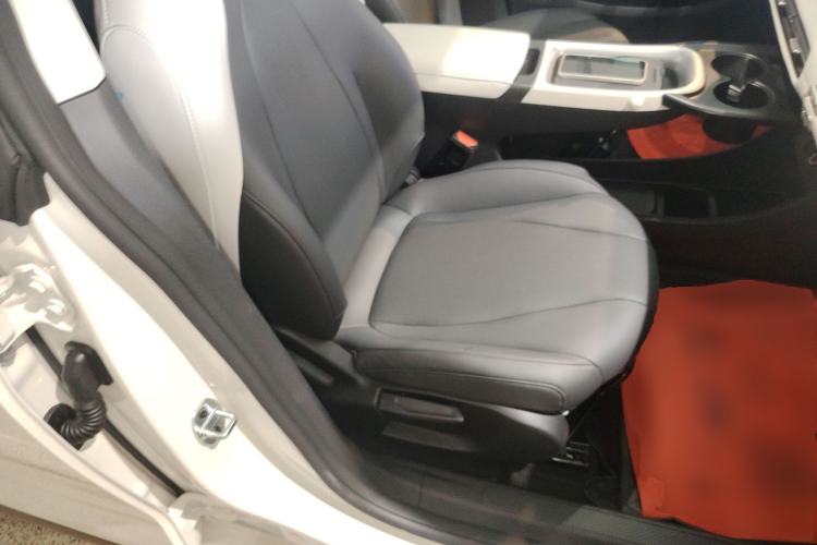 Used Dongfeng NAMMI 01 2024 New Edition 330 Air Right Front Seat