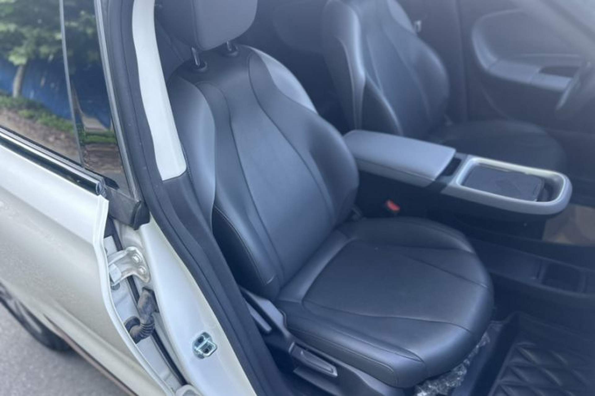 Used Dongfeng NAMMI 01 2024 New Edition 330 Air Right Front Seat