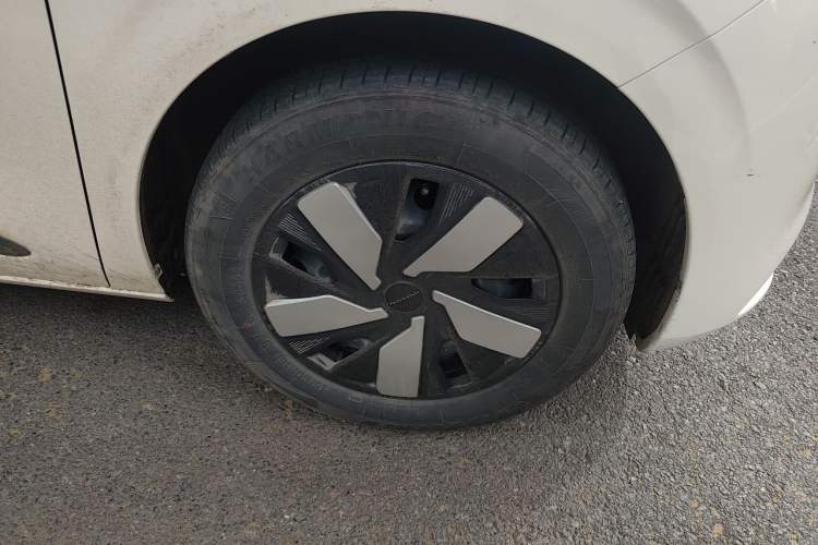Used Dongfeng NAMMI 01 2024 New Edition 330 Air Right Front Wheel Hub