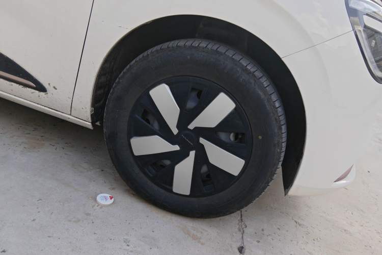 Used Dongfeng NAMMI 01 2024 New Edition 330 Air Right Front Wheel Hub