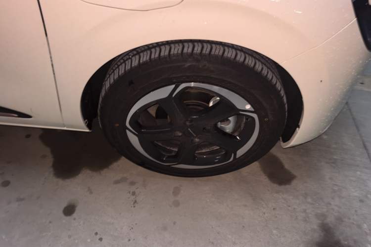 Used Dongfeng NAMMI 01 2024 New Edition 430 Plus Smart+ Right Front Wheel Hub