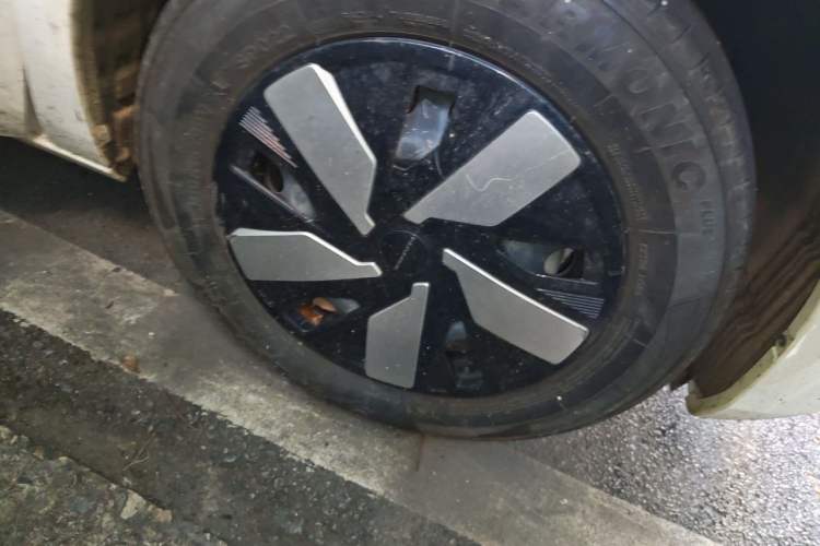 Used Dongfeng NAMMI 01 2024 New Edition 330 Air Right Front Wheel Hub