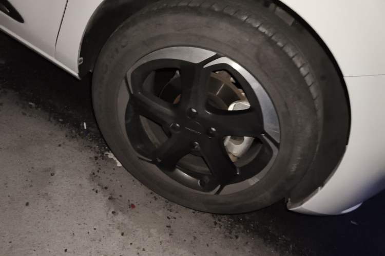 Used Dongfeng NAMMI 01 2024 New Edition 430 Plus Smart+ Right Front Wheel Hub